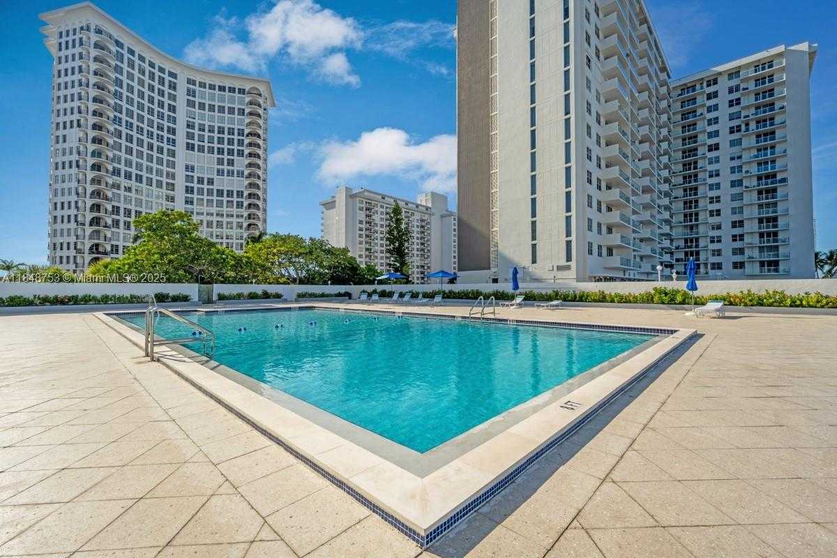 Small Image of 5601 COLLINS AVE #511, Miami Beach Number 29