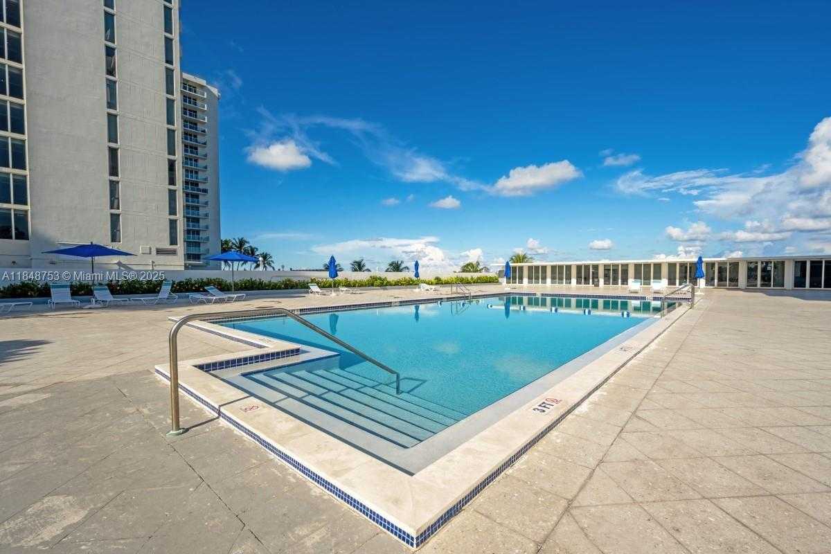 Small Image of 5601 COLLINS AVE #511, Miami Beach Number 30