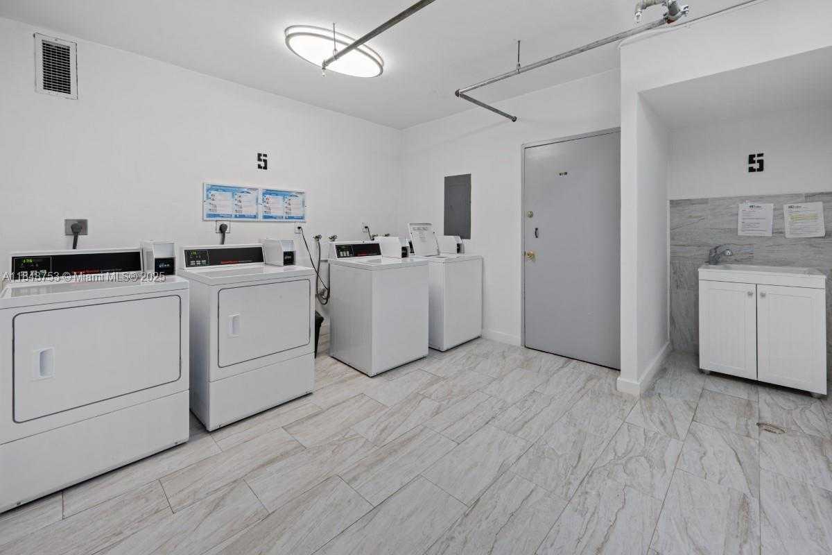 Small Image of 5601 COLLINS AVE #511, Miami Beach Number 33