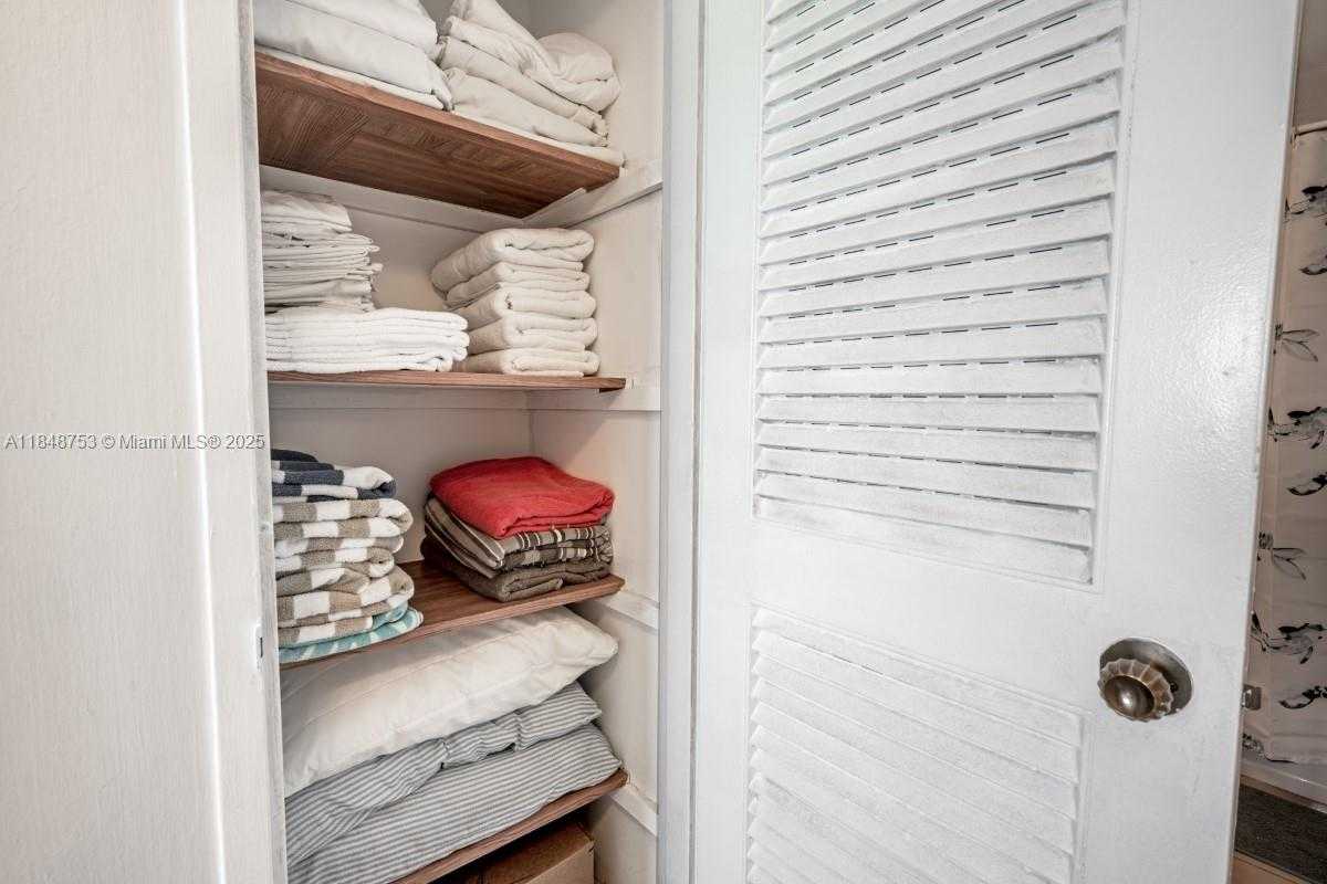 Small Image of 5601 COLLINS AVE #511, Miami Beach Number 35