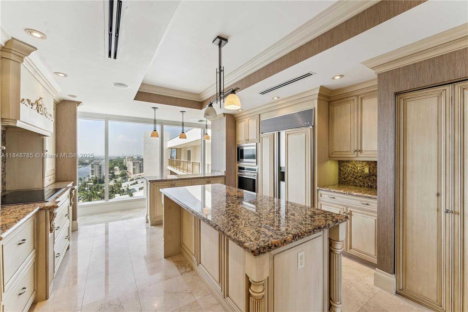 Small Image of 1021 HILLSBORO MILE ##RG, Hillsboro Beach Number 14