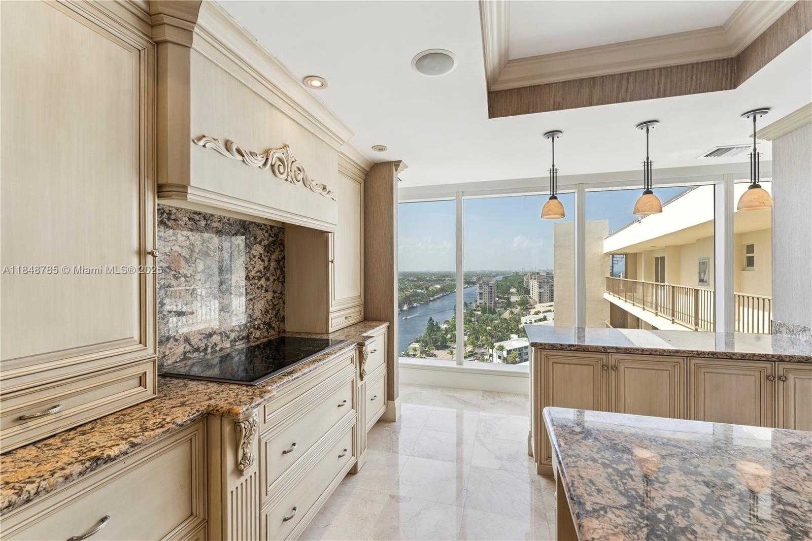 Small Image of 1021 HILLSBORO MILE ##RG, Hillsboro Beach Number 15