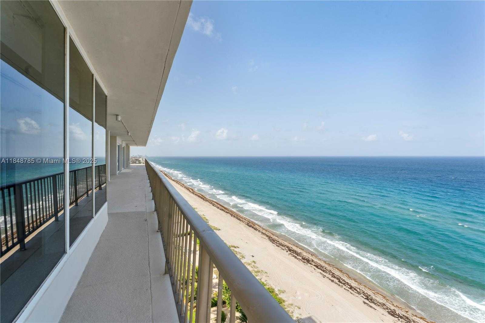Small Image of 1021 HILLSBORO MILE ##RG, Hillsboro Beach Number 21