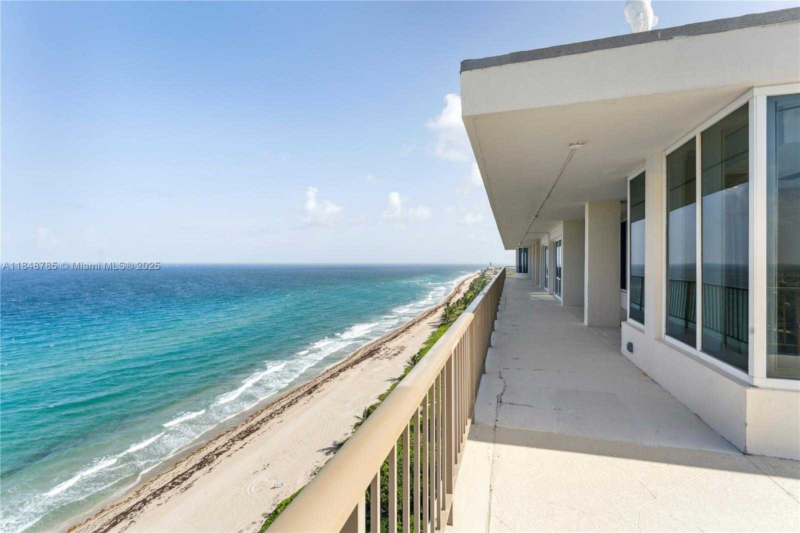 Small Image of 1021 HILLSBORO MILE ##RG, Hillsboro Beach Number 23