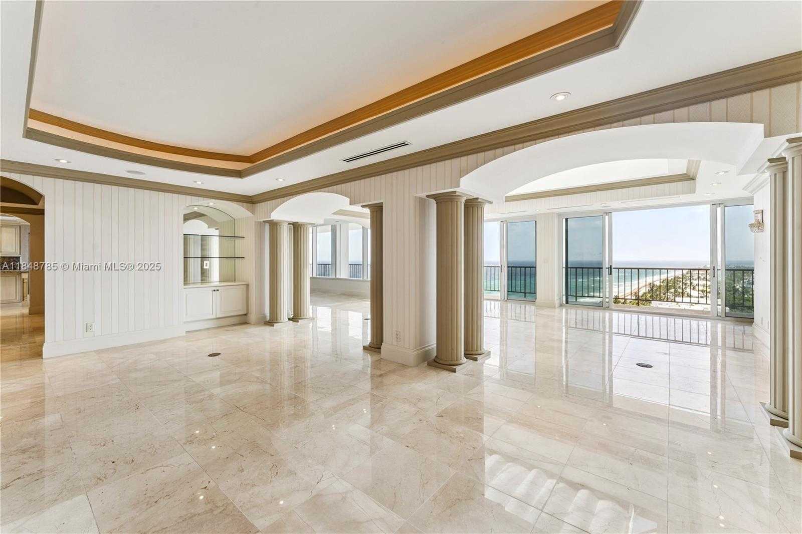 Small Image of 1021 HILLSBORO MILE ##RG, Hillsboro Beach Number 4