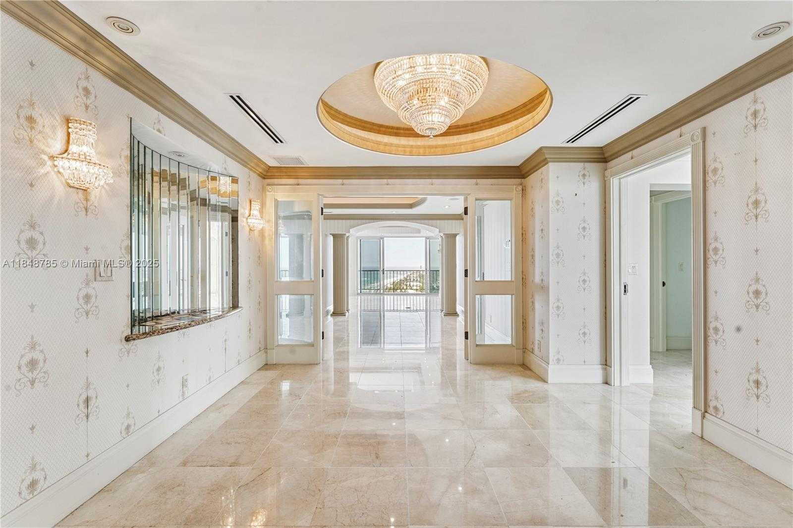 Small Image of 1021 HILLSBORO MILE ##RG, Hillsboro Beach Number 5