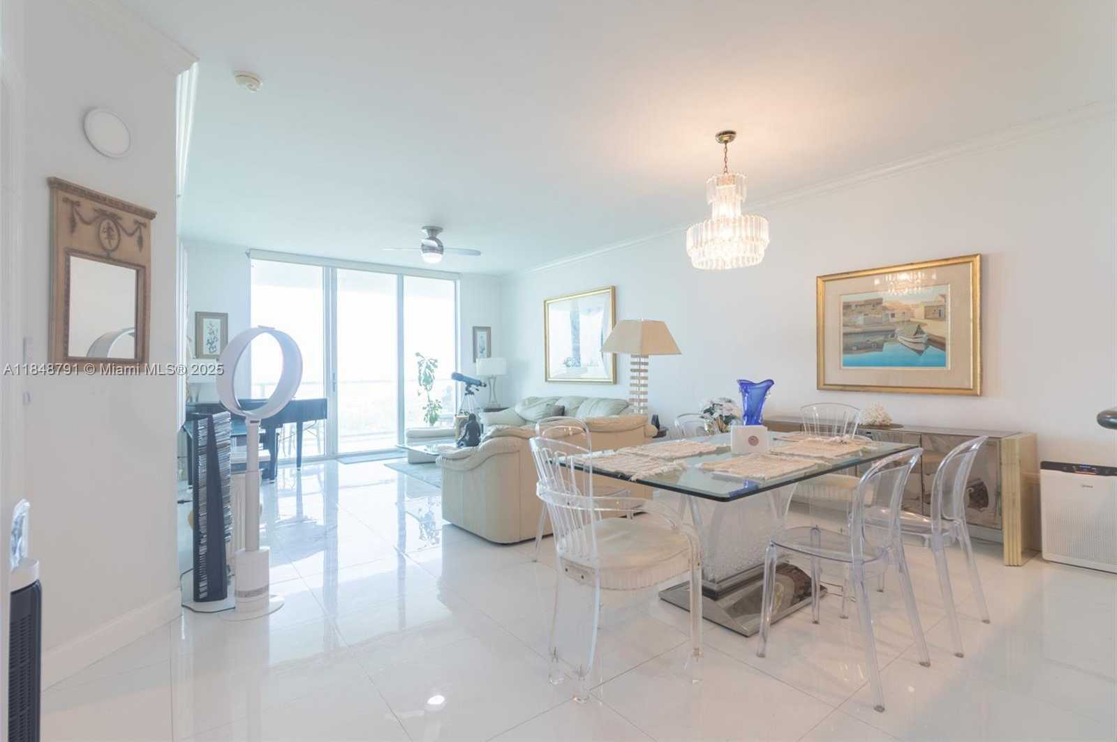 Small Image of 14951 ROYAL OAKS LN #2506, North Miami Number 18
