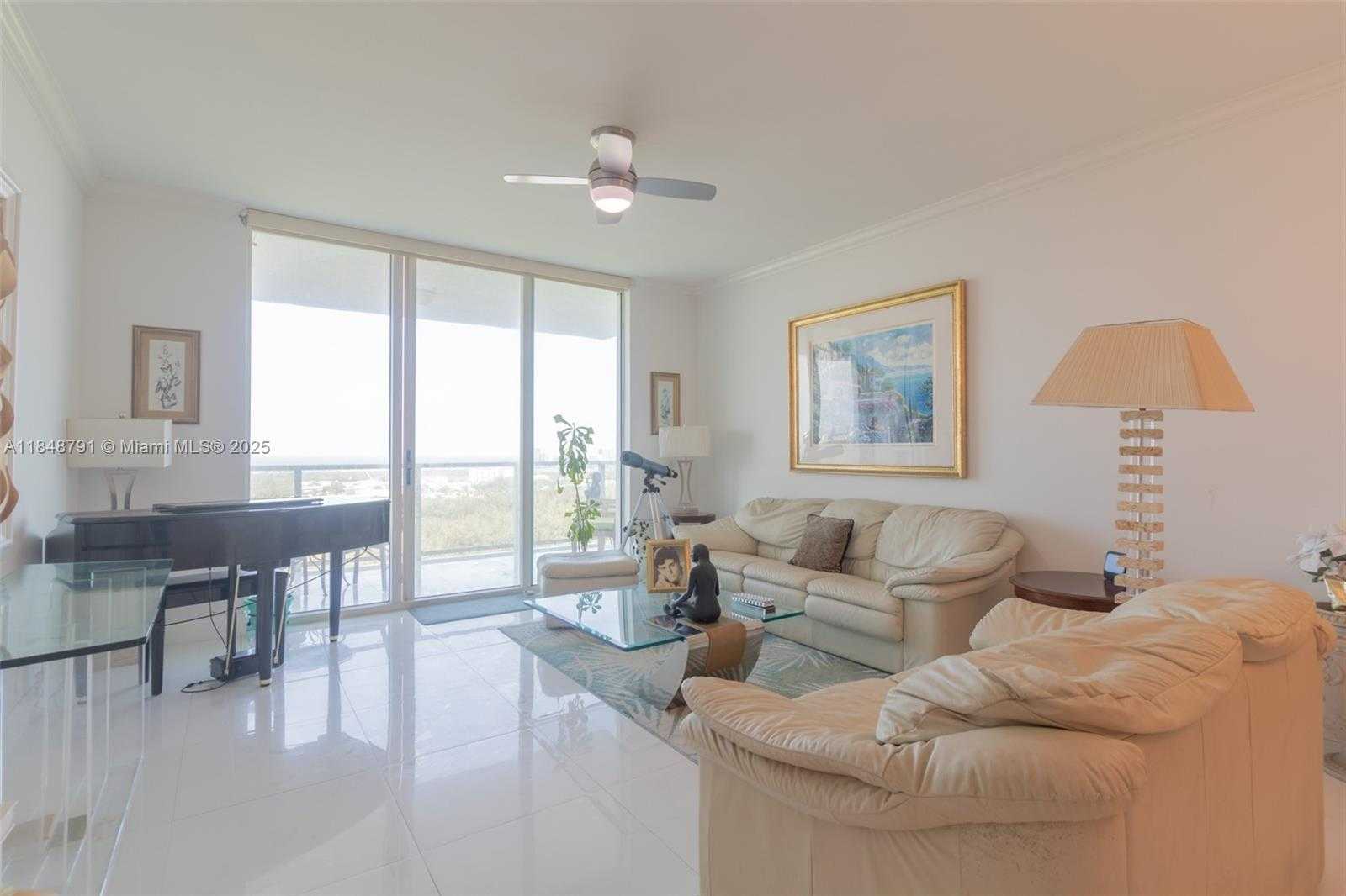 Small Image of 14951 ROYAL OAKS LN #2506, North Miami Number 23