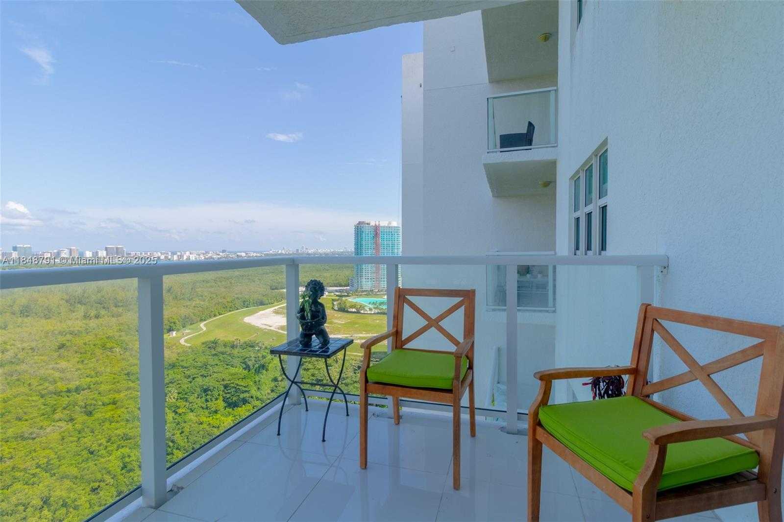 Small Image of 14951 ROYAL OAKS LN #2506, North Miami Number 3