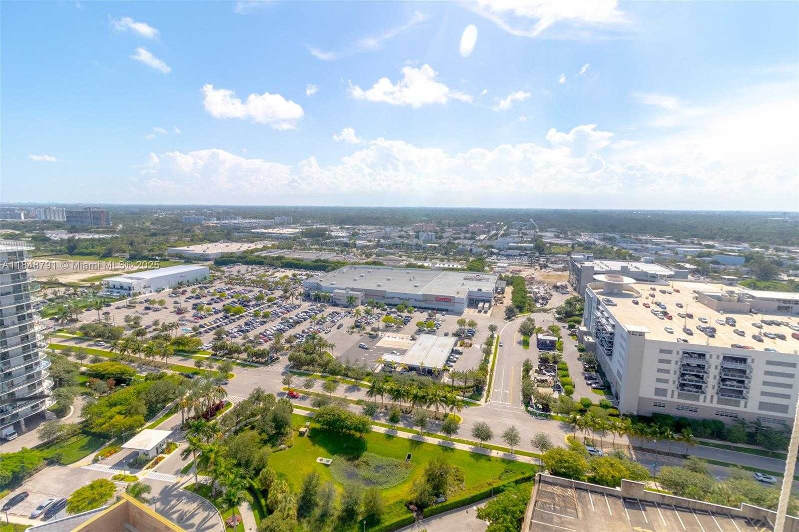 Small Image of 14951 ROYAL OAKS LN #2506, North Miami Number 4