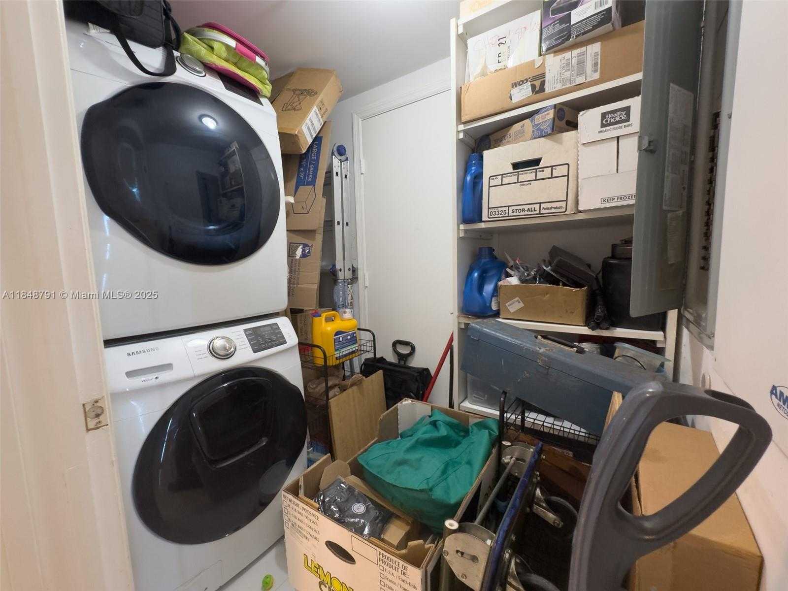 Small Image of 14951 ROYAL OAKS LN #2506, North Miami Number 42