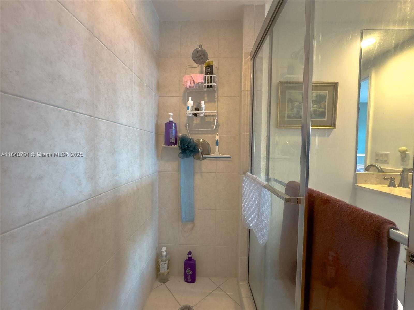 Small Image of 14951 ROYAL OAKS LN #2506, North Miami Number 43