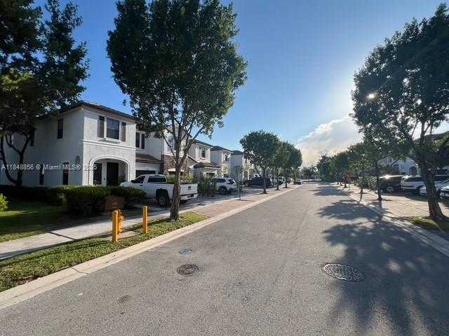 Small Image of 11290 NORTH WEST 88TH TER, Doral Number 17