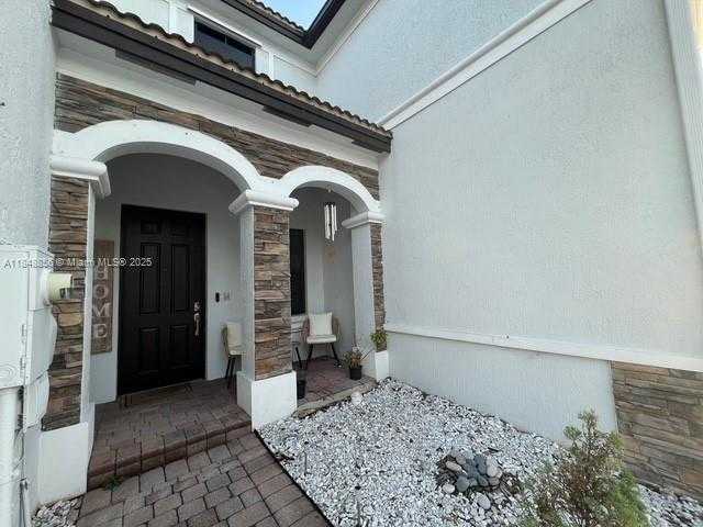 Small Image of 11290 NORTH WEST 88TH TER, Doral Number 2