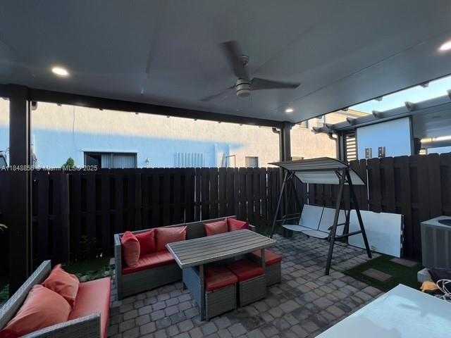 Small Image of 11290 NORTH WEST 88TH TER, Doral Number 25