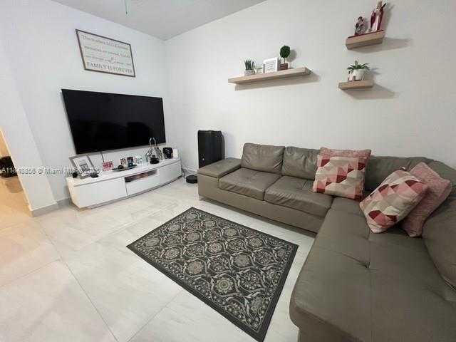 Small Image of 11290 NORTH WEST 88TH TER, Doral Number 3