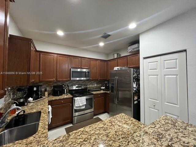 Small Image of 11290 NORTH WEST 88TH TER, Doral Number 8