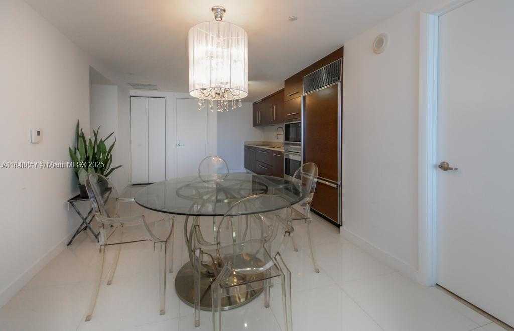Small Image of 485 BRICKELL AVE #3711, Miami Number 10