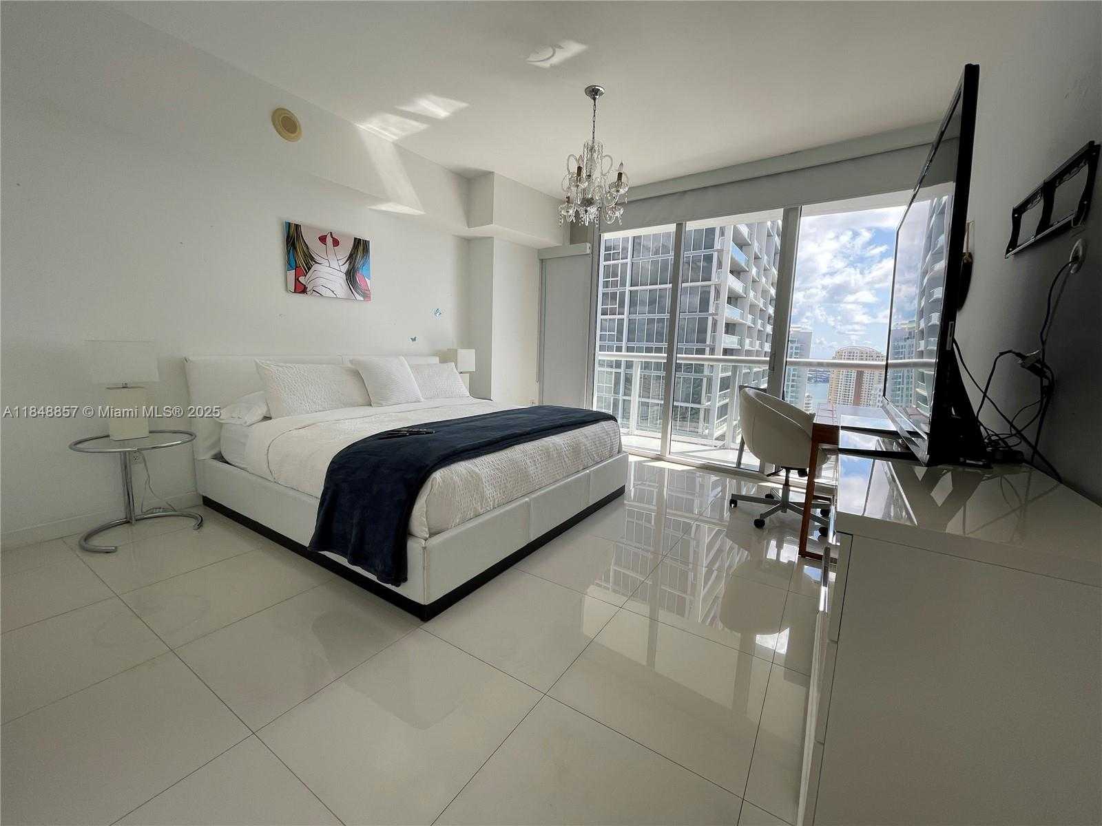 Small Image of 485 BRICKELL AVE #3711, Miami Number 11