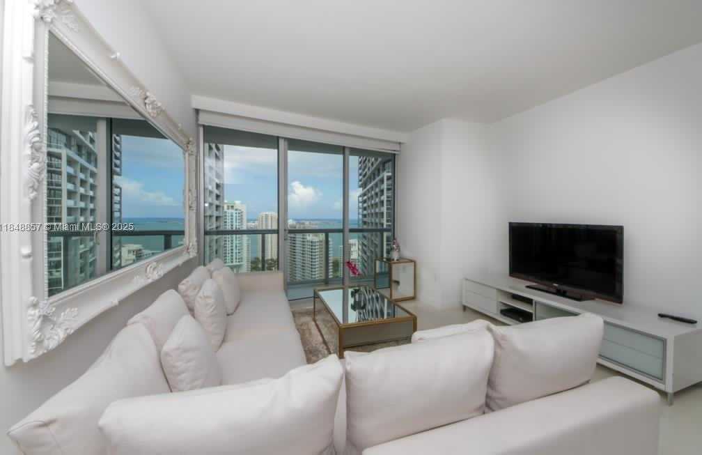 Small Image of 485 BRICKELL AVE #3711, Miami Number 5