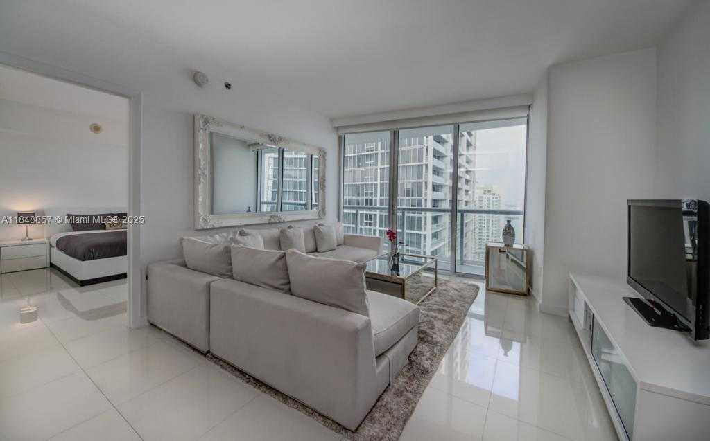Small Image of 485 BRICKELL AVE #3711, Miami Number 8