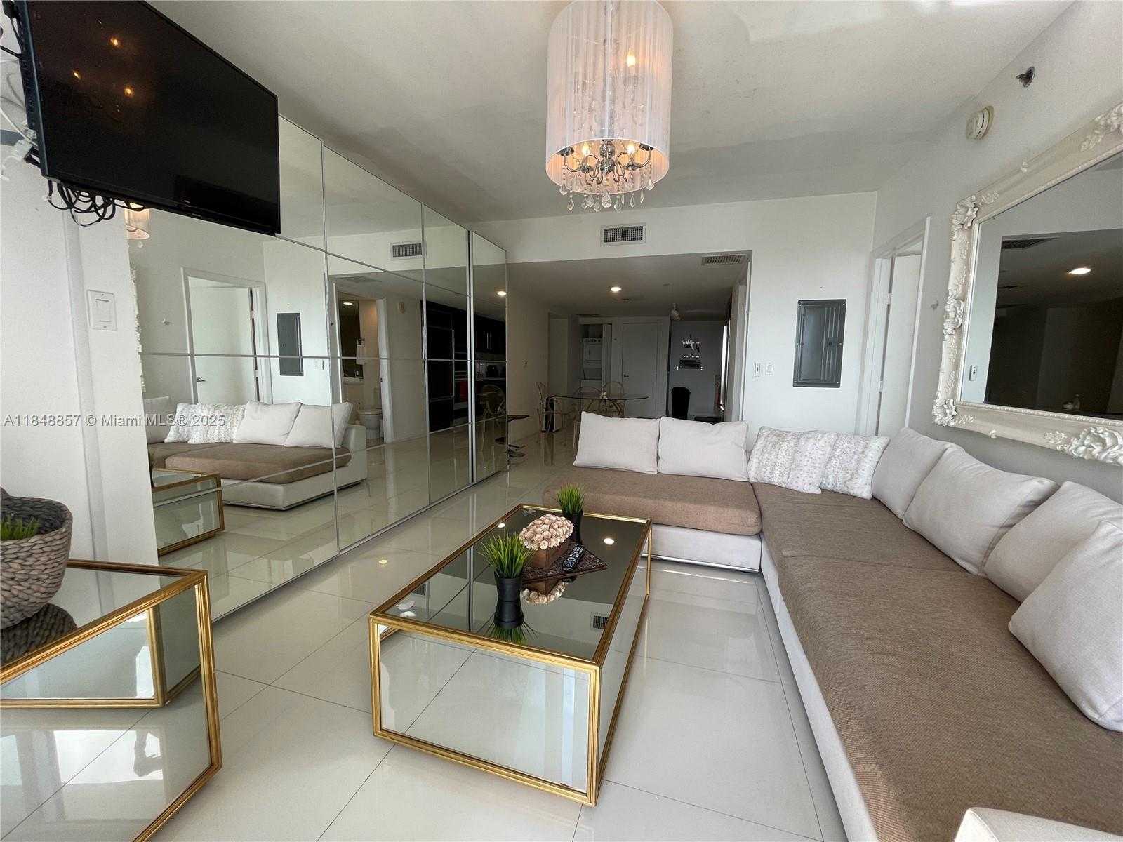 Small Image of 485 BRICKELL AVE #3711, Miami Number 9