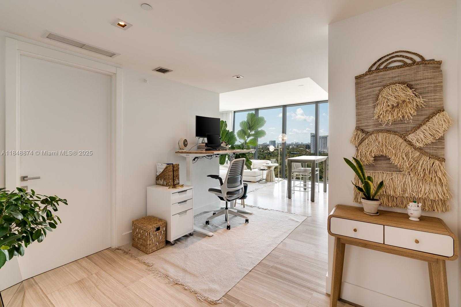 Small Image of 1451 BRICKELL AVE #1404, Miami Number 14