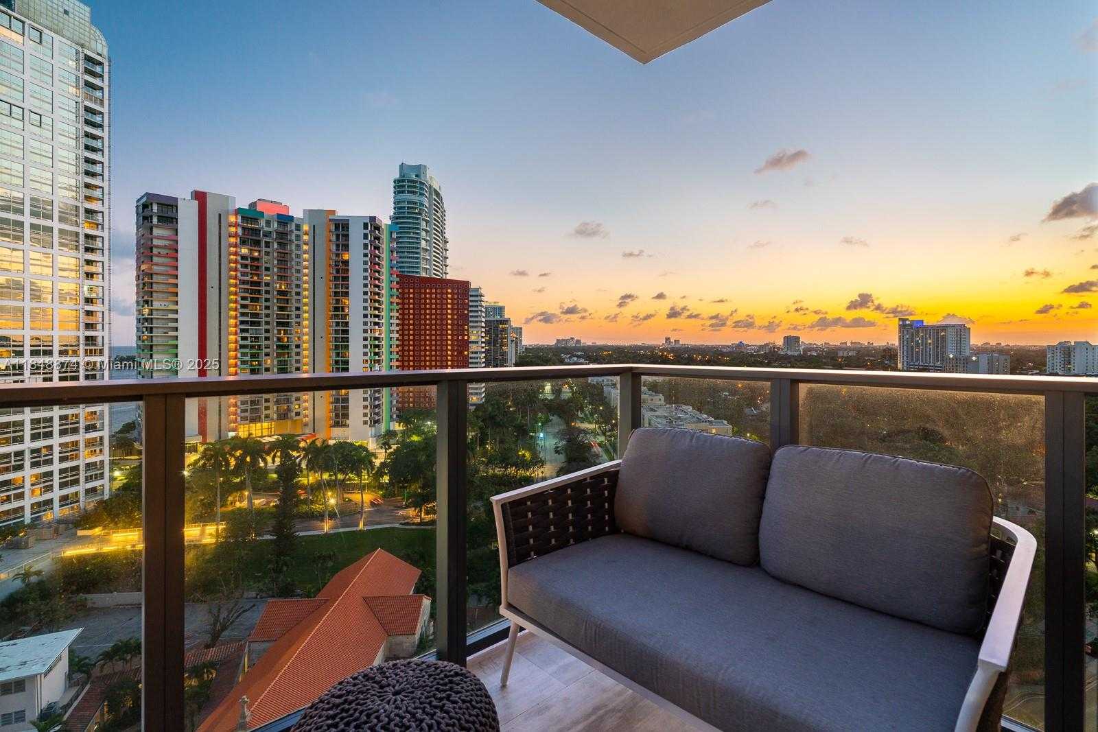 Small Image of 1451 BRICKELL AVE #1404, Miami Number 16