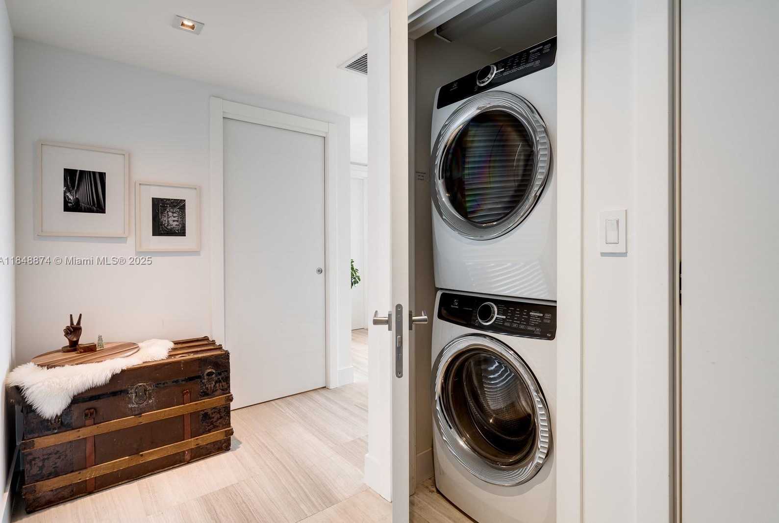 Small Image of 1451 BRICKELL AVE #1404, Miami Number 21