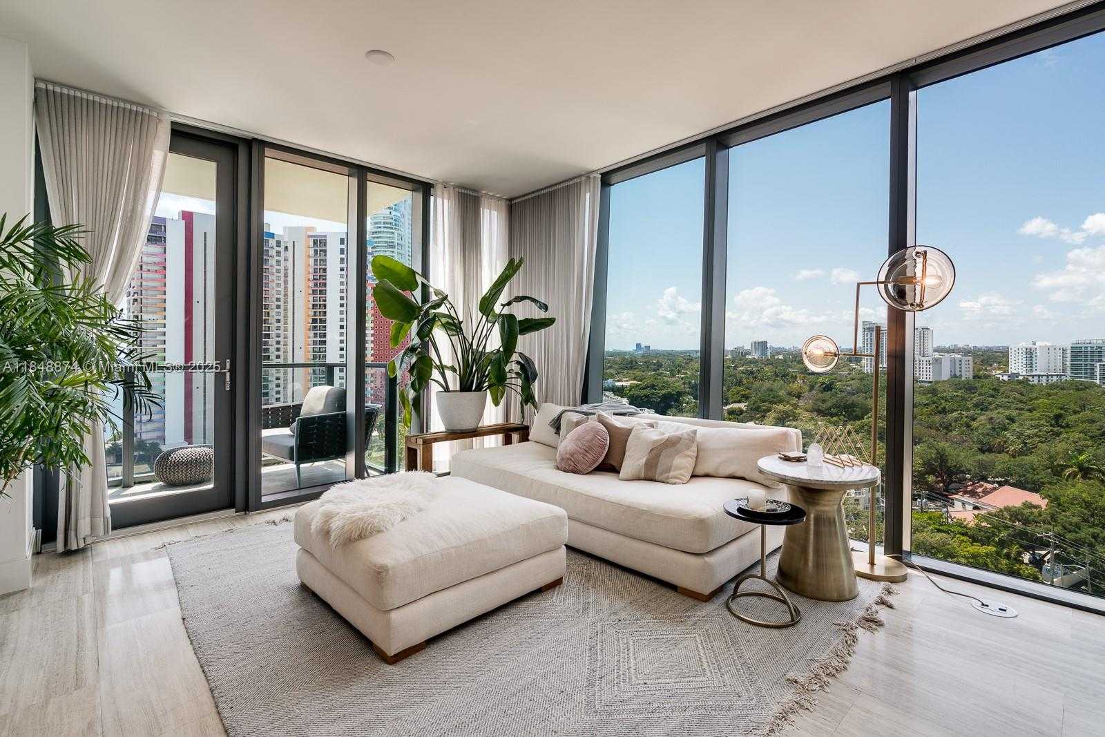 Small Image of 1451 BRICKELL AVE #1404, Miami Number 4