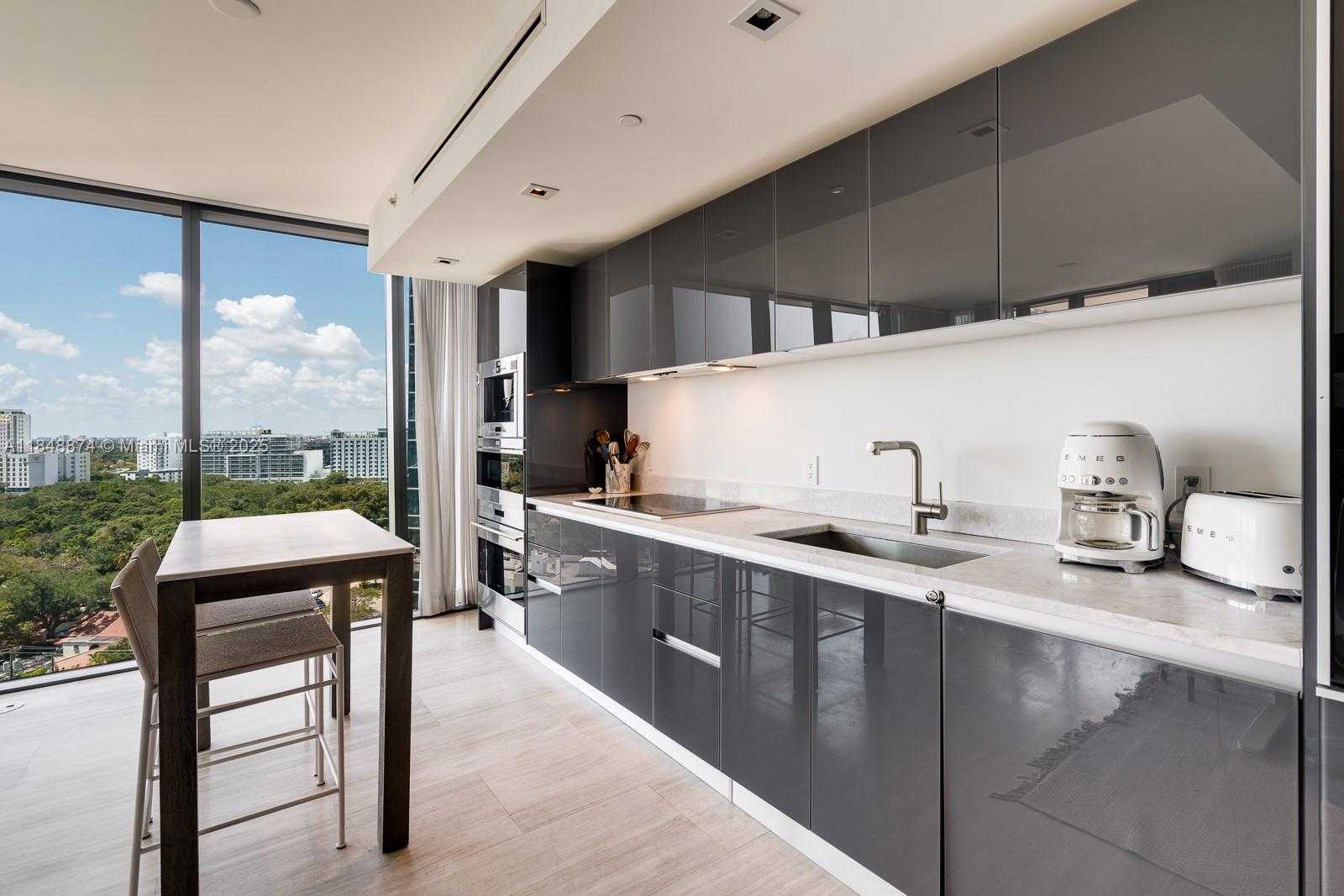 Small Image of 1451 BRICKELL AVE #1404, Miami Number 8