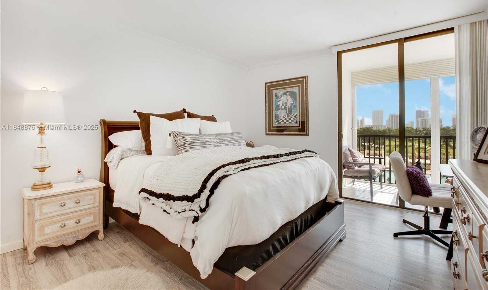 Small Image of 20301 WEST COUNTRY CLUB DRIVE #526, Aventura Number 15