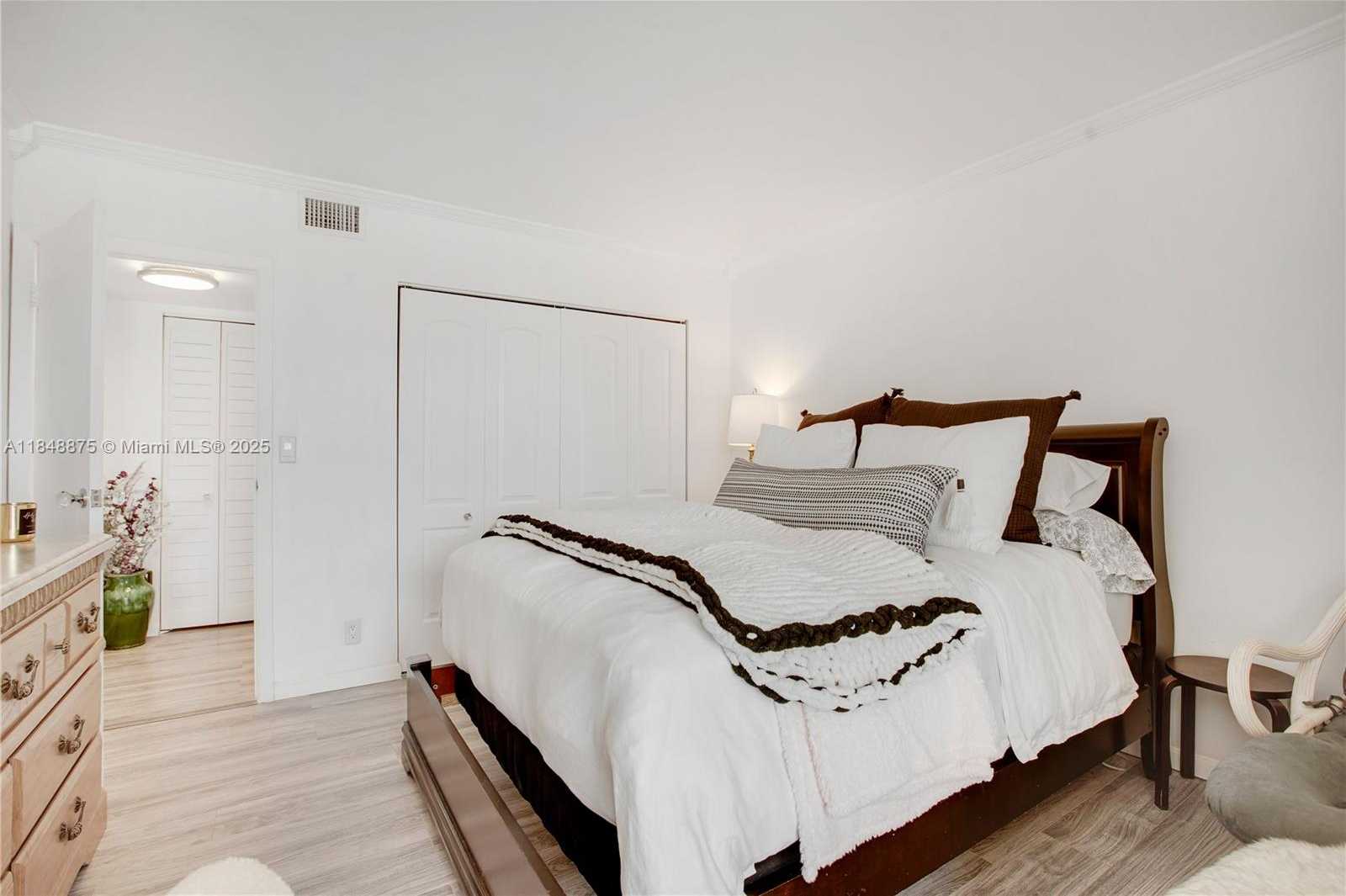 Small Image of 20301 WEST COUNTRY CLUB DRIVE #526, Aventura Number 16