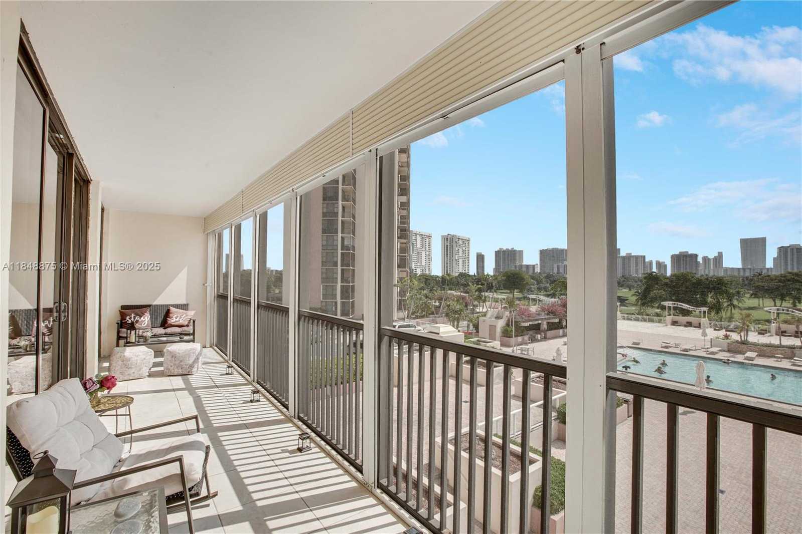 Small Image of 20301 WEST COUNTRY CLUB DRIVE #526, Aventura Number 3