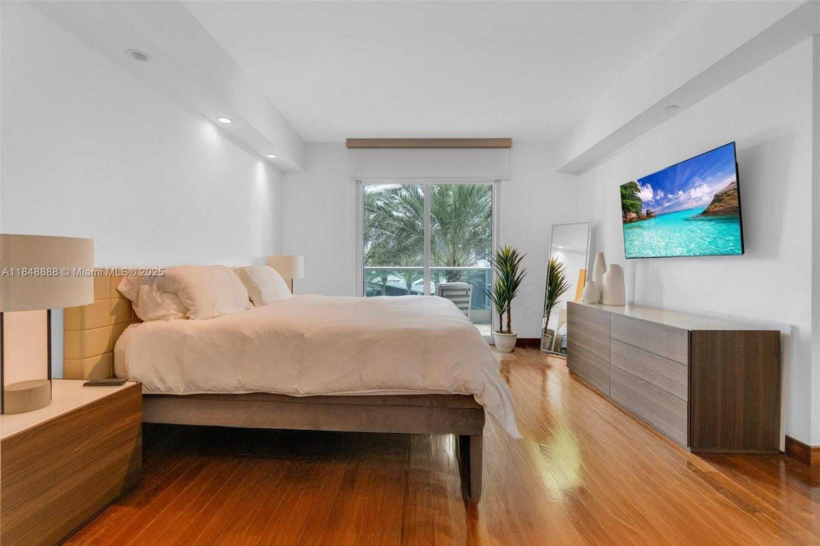 Small Image of 1331 BRICKELL BAY DR #208, Miami Number 10