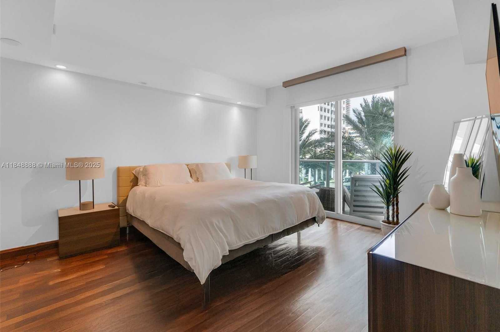 Small Image of 1331 BRICKELL BAY DR #208, Miami Number 11