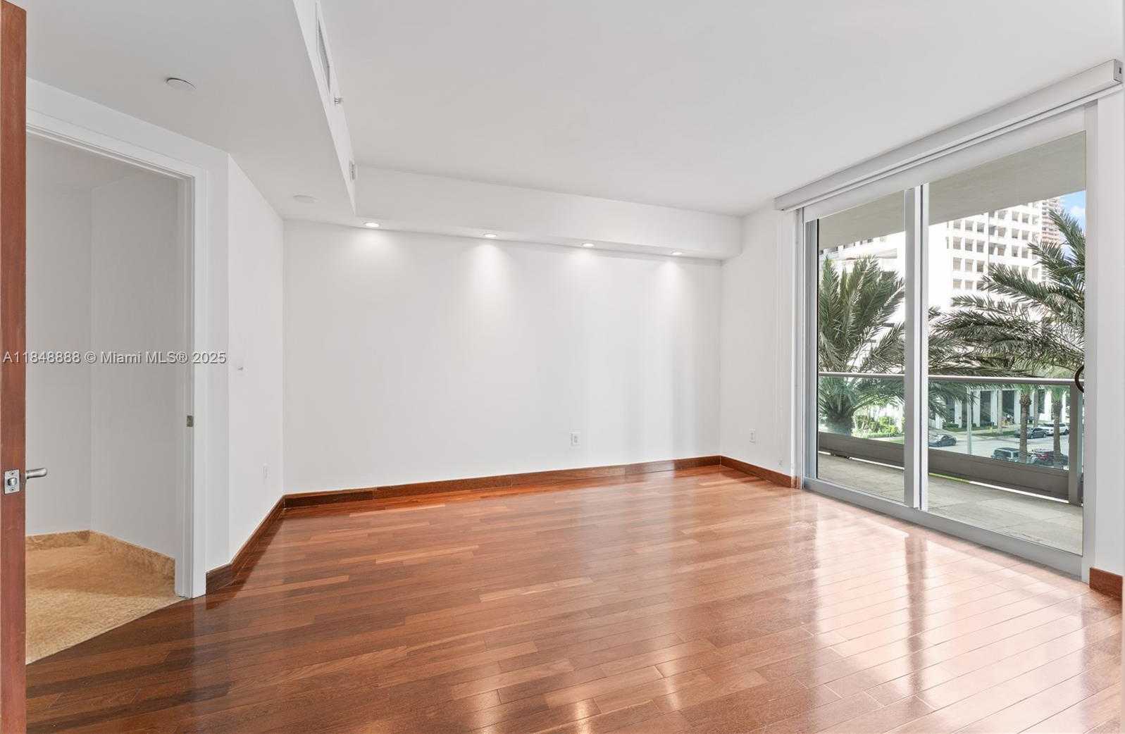 Small Image of 1331 BRICKELL BAY DR #208, Miami Number 18