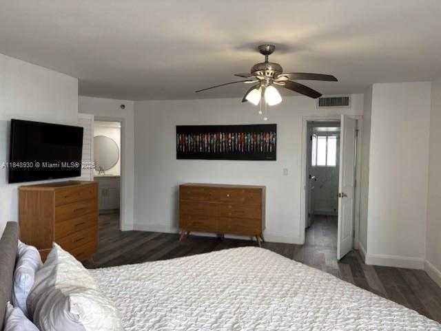 Small Image of 1700 NORTH WEST N RIVER DR #704, Miami Number 12