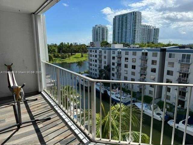 Small Image of 1700 NORTH WEST N RIVER DR #704, Miami Number 21