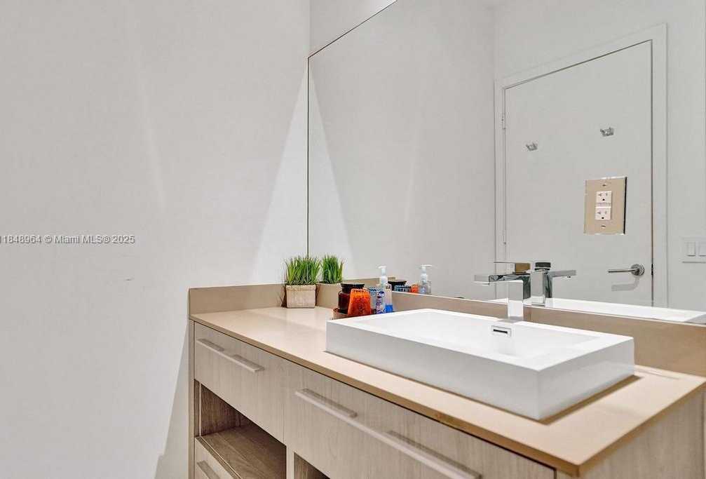 Small Image of 4111 SOUTH OCEAN DRIVE #304, Hollywood Number 26