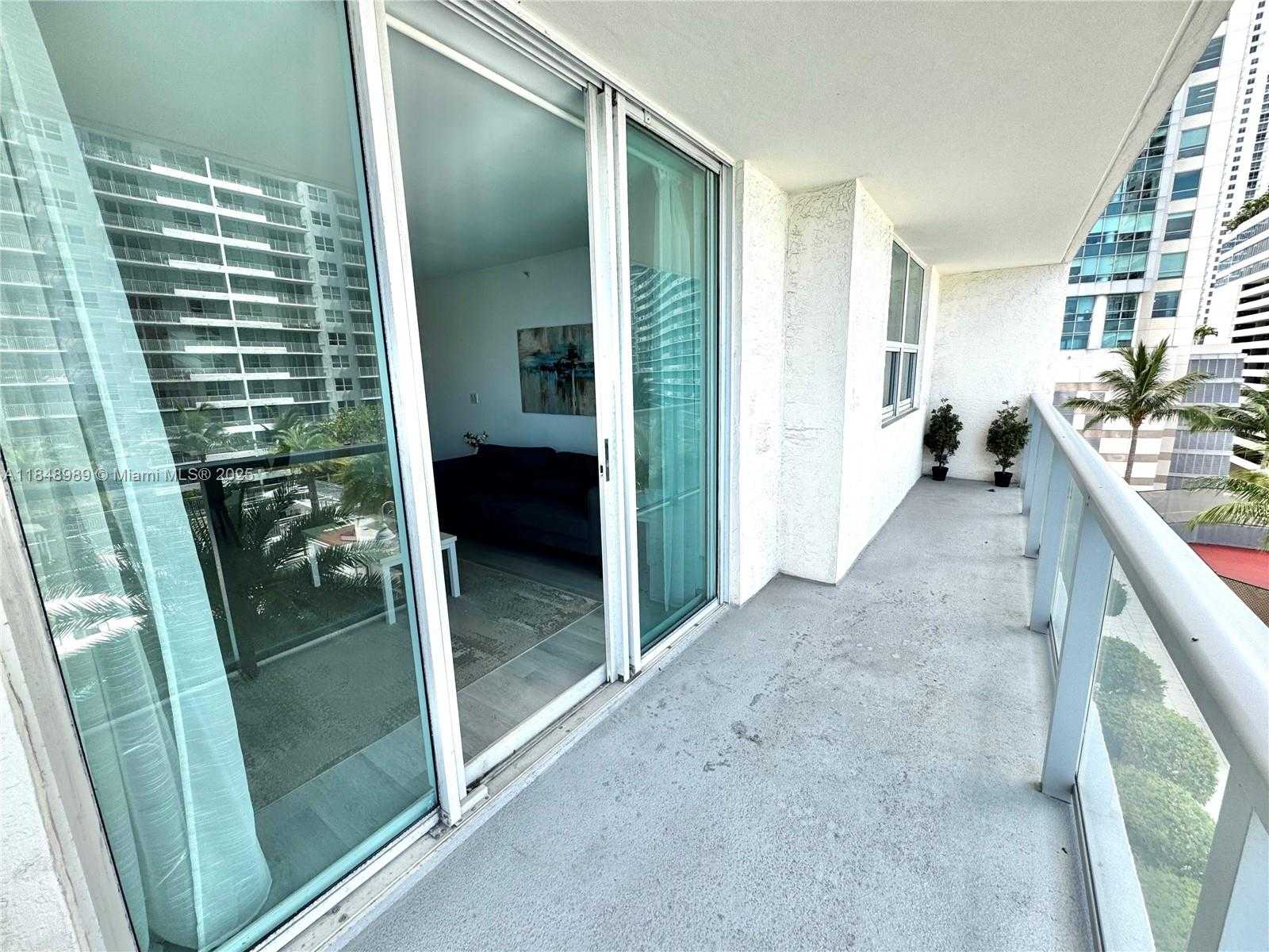 Small Image of 1155 BRICKELL BAY DR #906, Miami Number 13