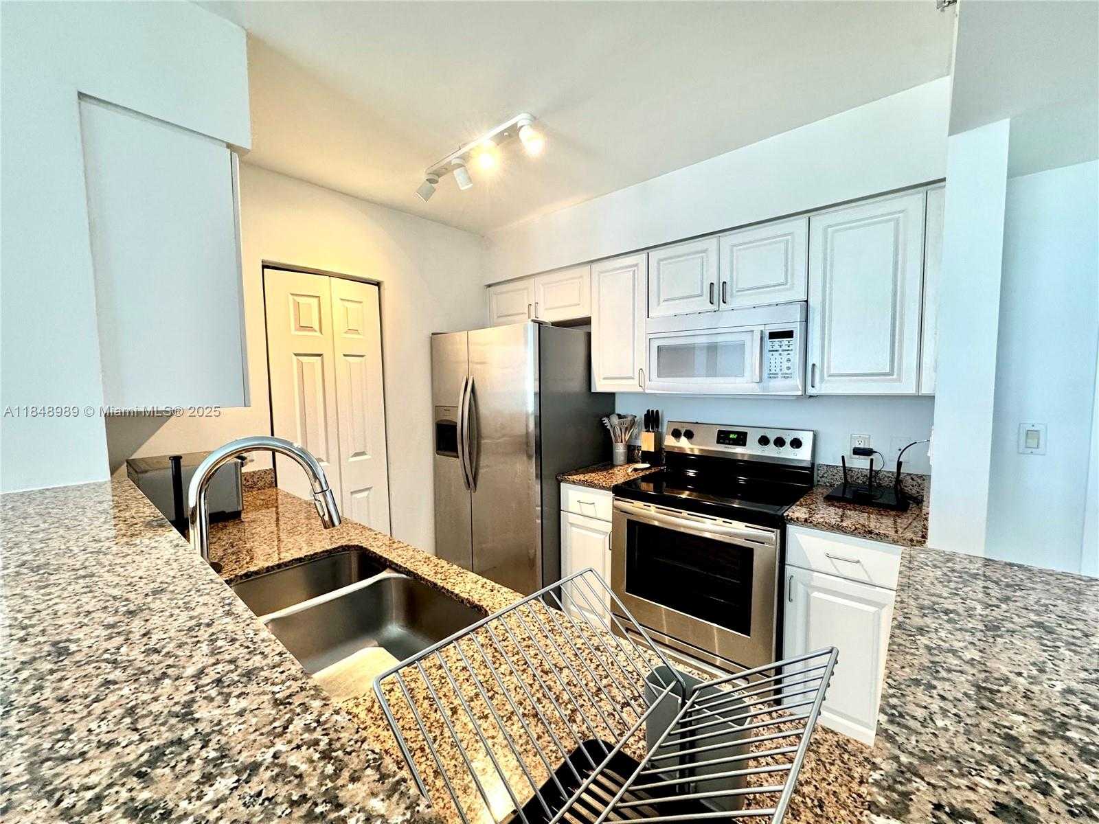 Small Image of 1155 BRICKELL BAY DR #906, Miami Number 2