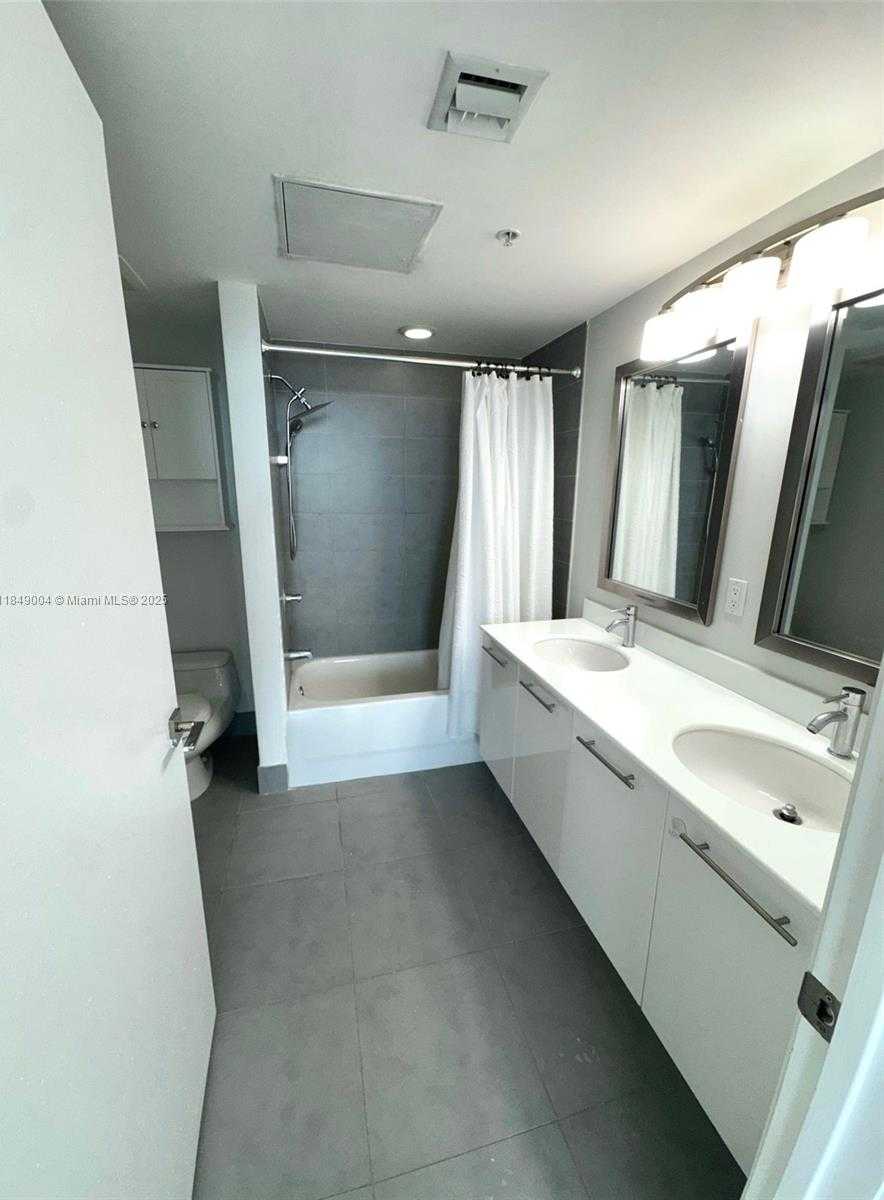 Small Image of 92 SOUTH WEST 3RD ST #3608, Miami Number 16
