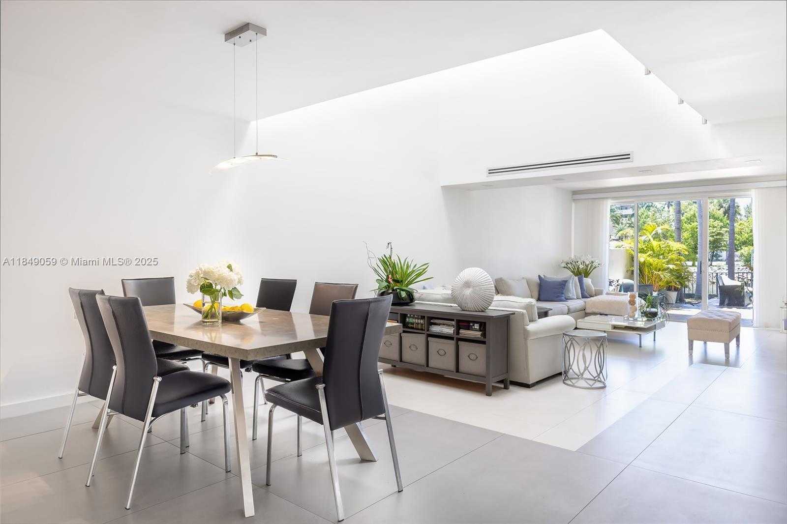 Small Image of 330 POINCIANA DR #1002, Sunny Isles Beach Number 11