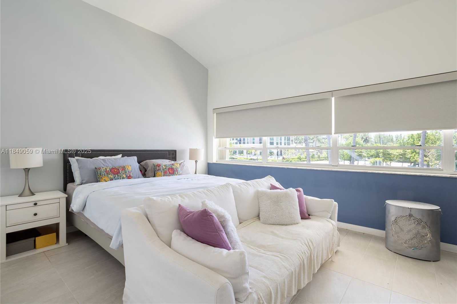 Small Image of 330 POINCIANA DR #1002, Sunny Isles Beach Number 28