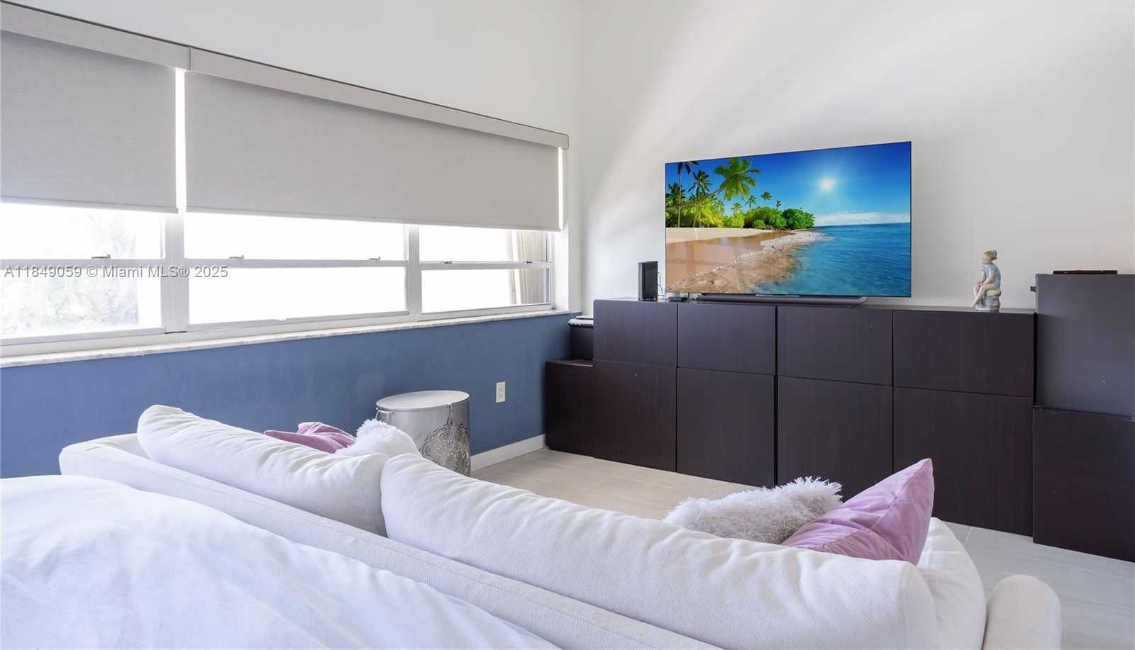 Small Image of 330 POINCIANA DR #1002, Sunny Isles Beach Number 30
