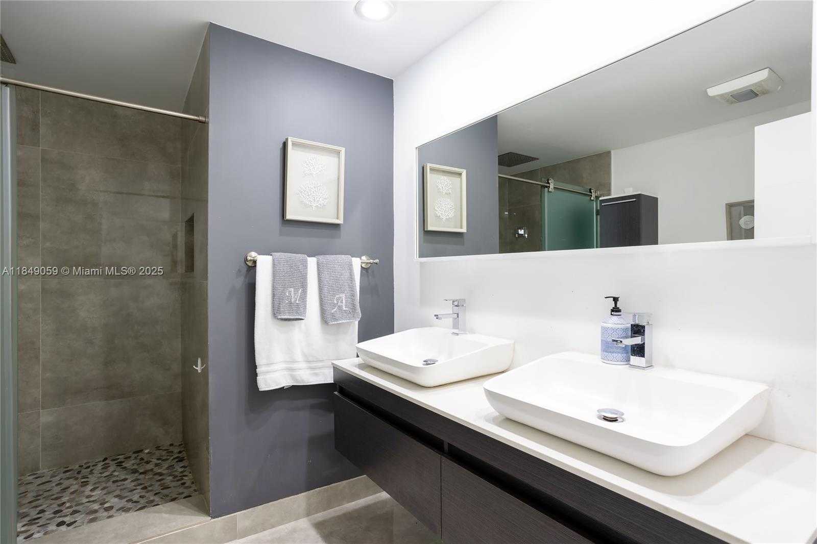 Small Image of 330 POINCIANA DR #1002, Sunny Isles Beach Number 31