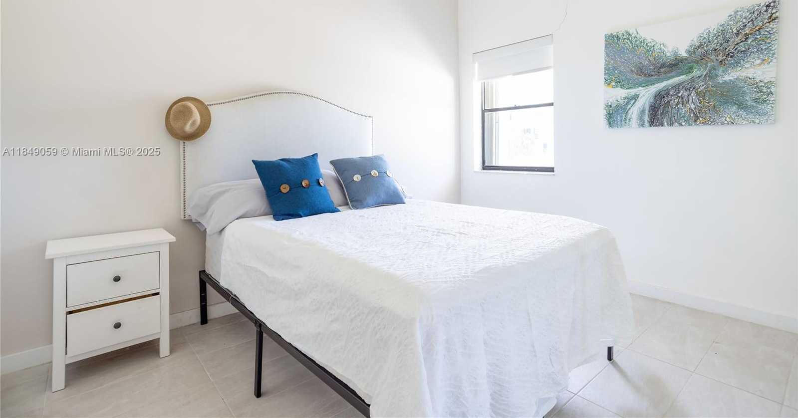 Small Image of 330 POINCIANA DR #1002, Sunny Isles Beach Number 38