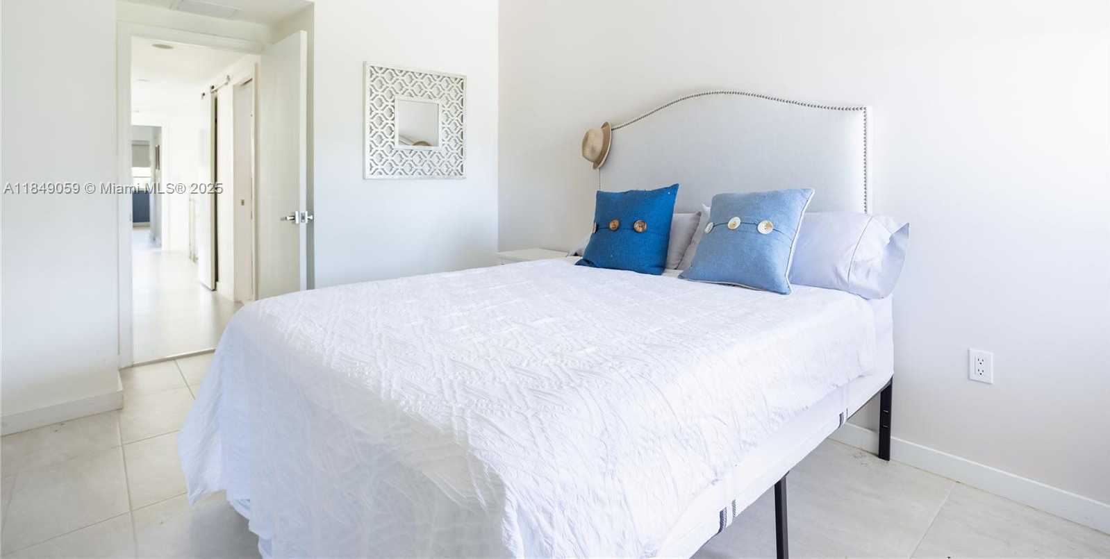 Small Image of 330 POINCIANA DR #1002, Sunny Isles Beach Number 40