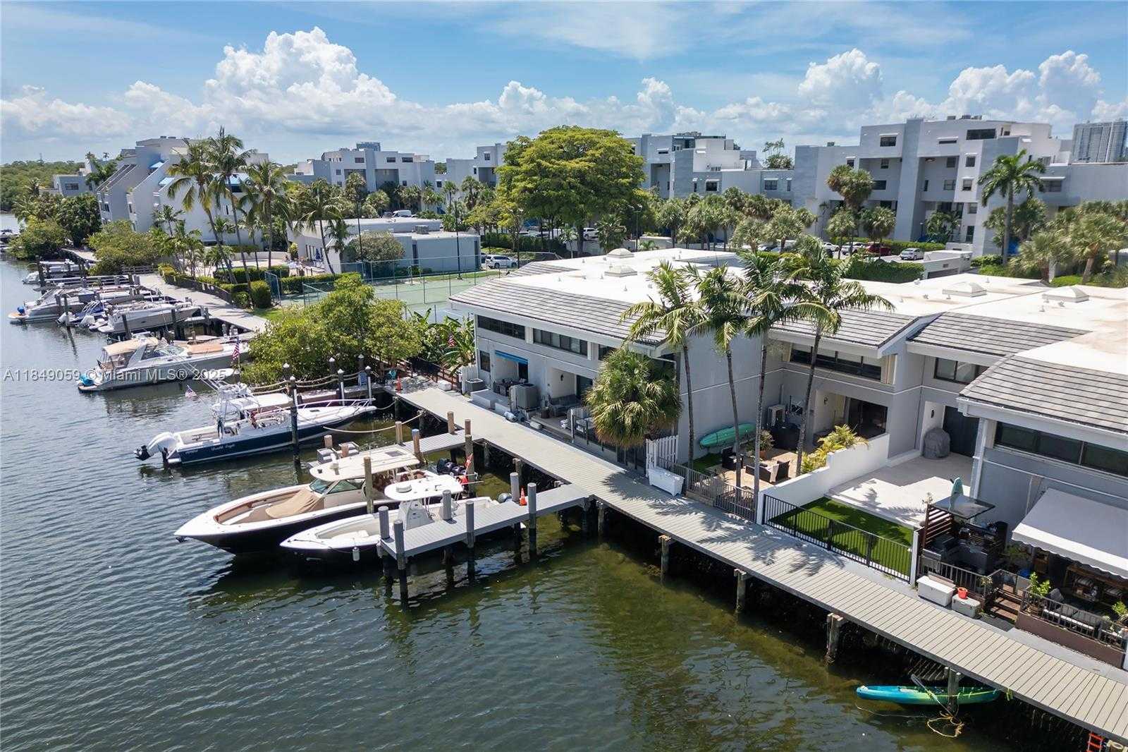 Small Image of 330 POINCIANA DR #1002, Sunny Isles Beach Number 42